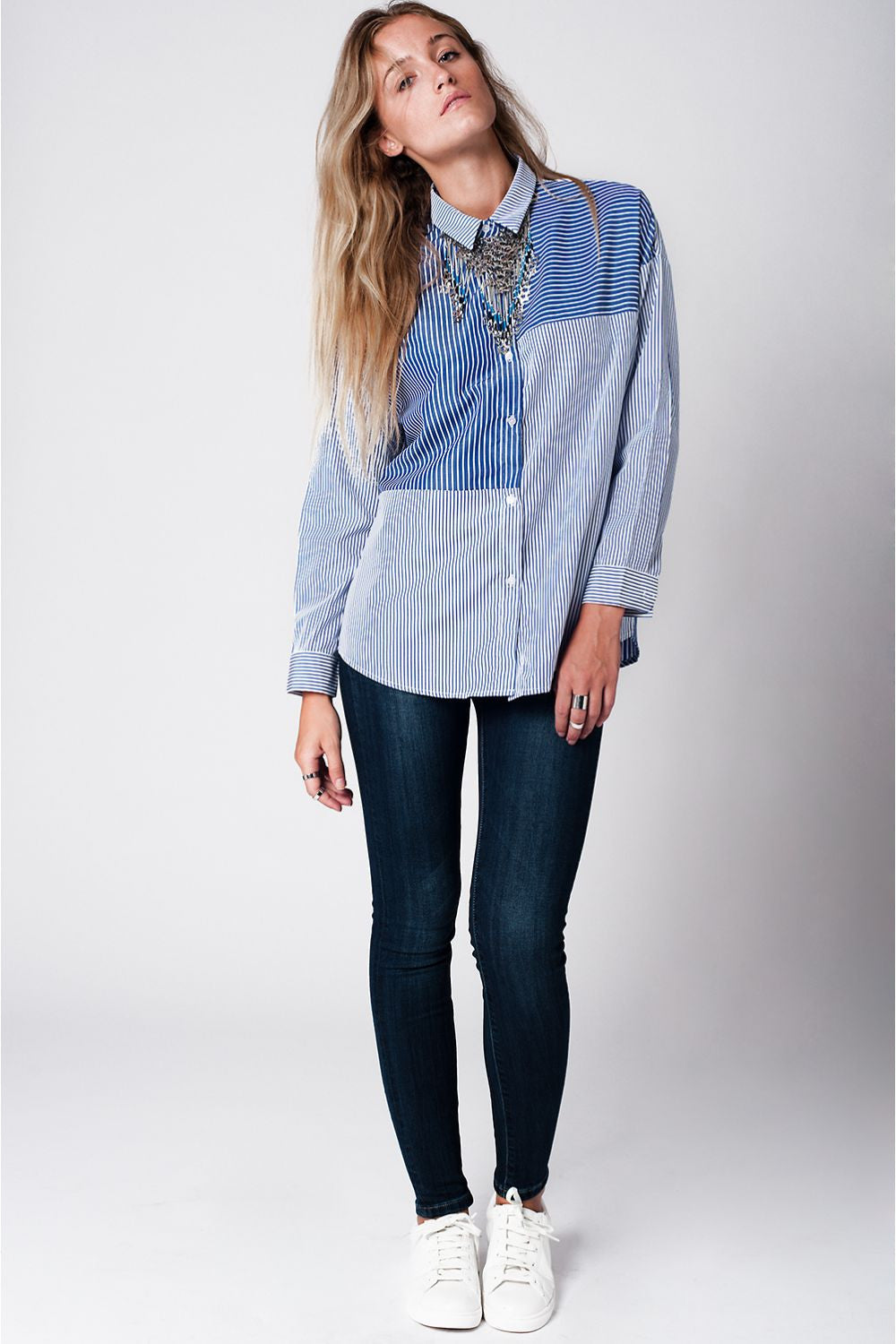 Blusa / Camisa extragrande con estampado de rayas finas en azul